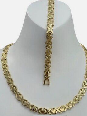 14k Gold Plated set Heart Shaped XOXO Choker 18 inches And Bracelet